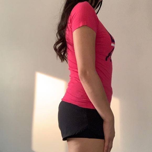 NIKE woman’s size small gym T-shirt - Picture 3 of 10